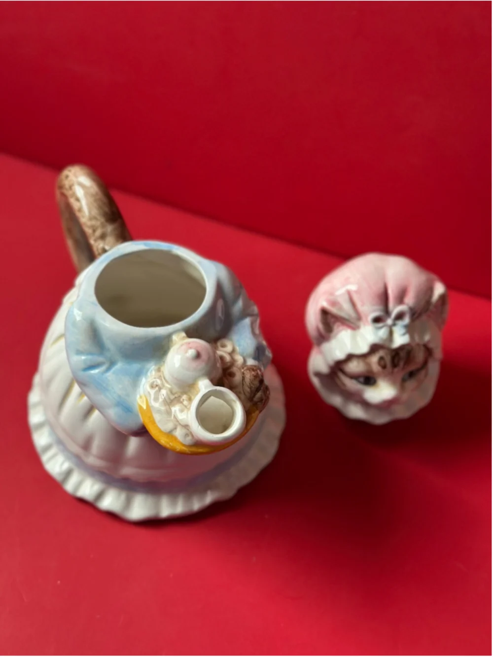Vintage Heritage Mint Collectible Teapot 